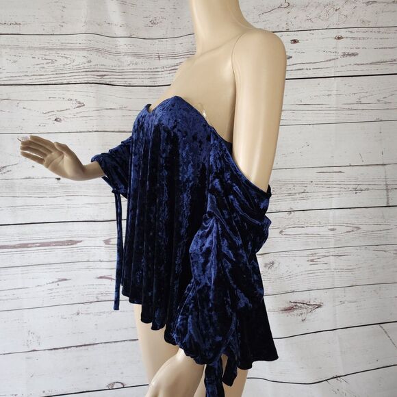 Do+Be Off Shoulder Blue Velvet Shirt Small NWT - Picture 5 of 6
